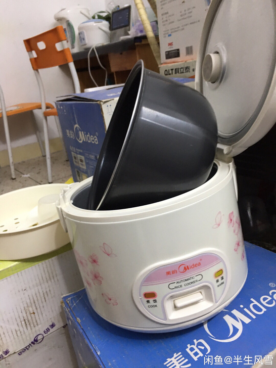 美的全新电饭煲，厚底锅，正常使用，配量杯，...