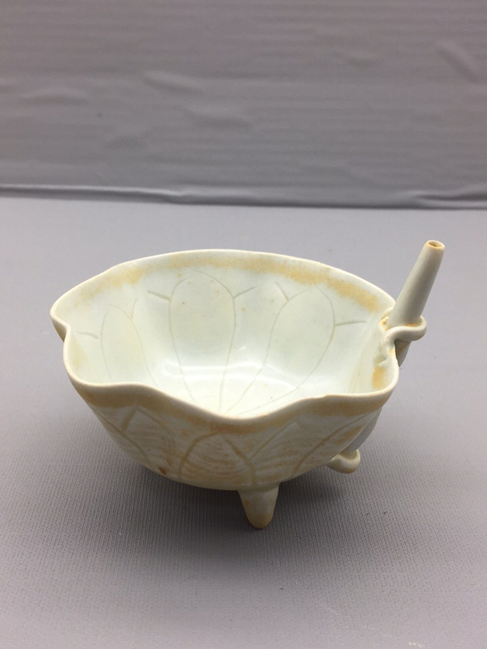 宋代 湖田花口杯 开门到代 品相如图。小巧...