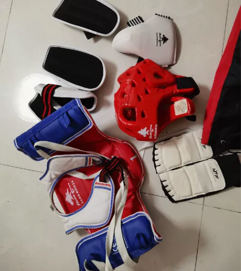 跆拳道比赛专用护具，只用过一次，闲置低价转...