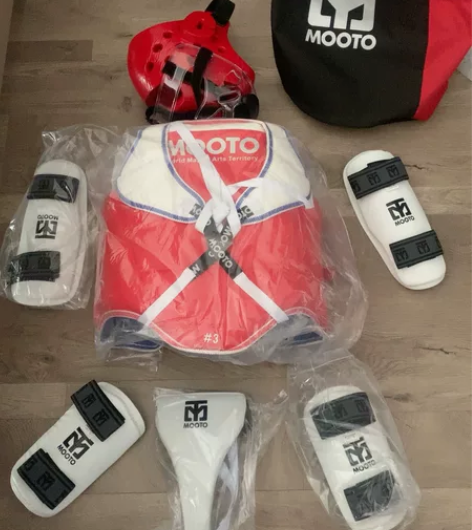 mooto跆拳道护具3号 红色M码(15...