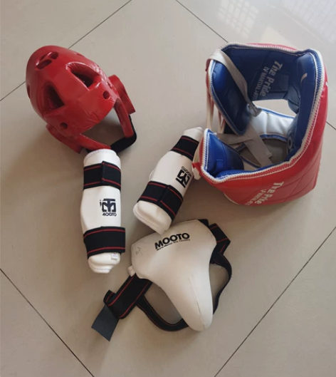 跆拳道护具  当时买的280  用过2次 ...