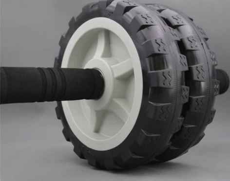 双轴承健腹轮 3.3kg，买的时候105元...