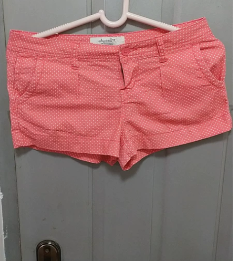 女士短裤 感兴趣的话点“我想要”和我私聊吧～