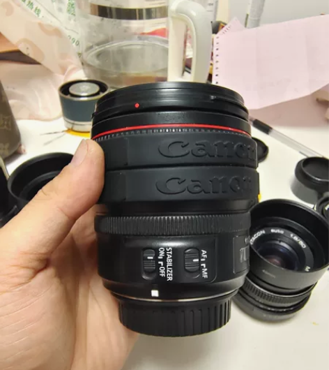 佳能半幅镜皇15-85，镜头素质绝对棒，在...