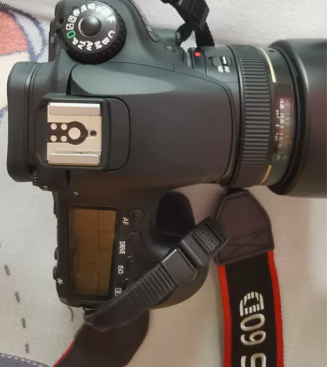 九成新以上，60D，佳能F1.4镜头一套3...