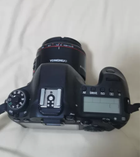 全画幅6d，永诺二代50镜头一起出，有原装...