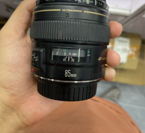 佳能85 1.8镜头 定义93-95新，镜...