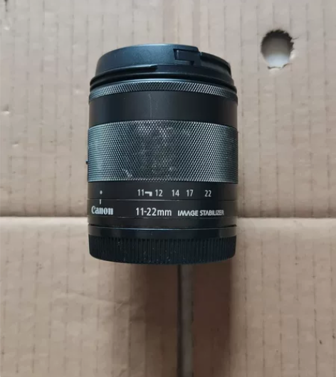 佳能微单11-22镜头，前后盖都有，图片是...