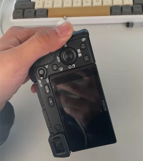 索尼a6300 自用 大三要考研了出不玩了...