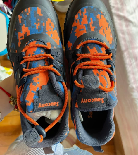 全新运动鞋，小男生小女生都合适。220的内...