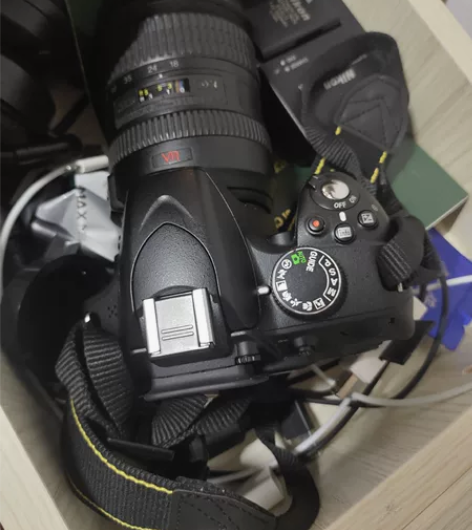 尼康d3200 加18-200镜头 感兴趣...