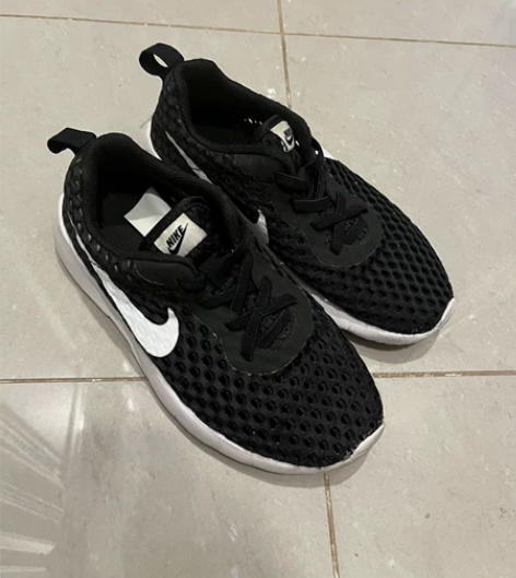 Nike运动鞋 网面 21cm 感兴趣的话...