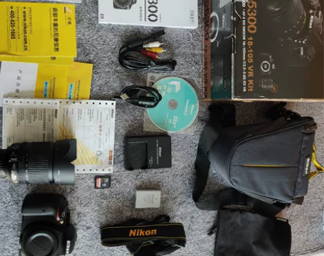 几乎全新尼康D5300，配件齐全，功能完好...