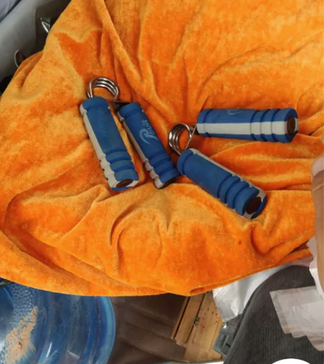 握力器，20买的，十块买 感兴趣的话点“我...