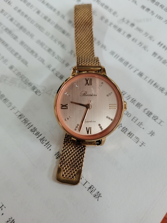 正品罗西尼手表。去年考试的时候五百多块钱买...