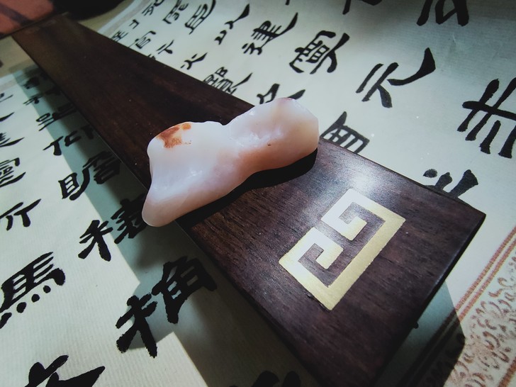 毛笔架毛笔托笔搁天然原石很平很稳