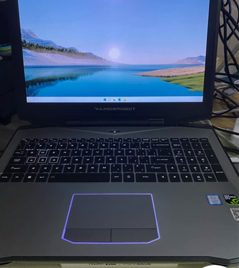 雷神911游戏本，毕业了参加工作了，用不到...