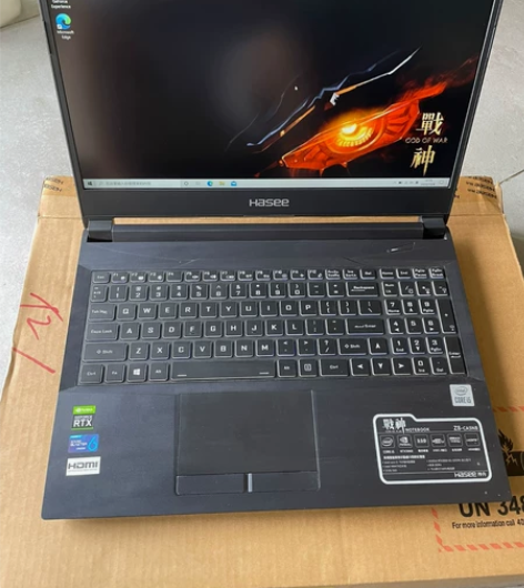 神舟战神Z8游戏本，99层新，电池寿命满，...