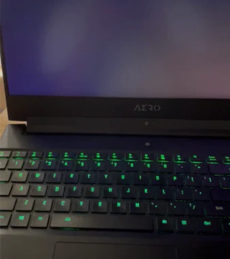 炫彩技嘉赢刃15 i7-8750H，GTX...