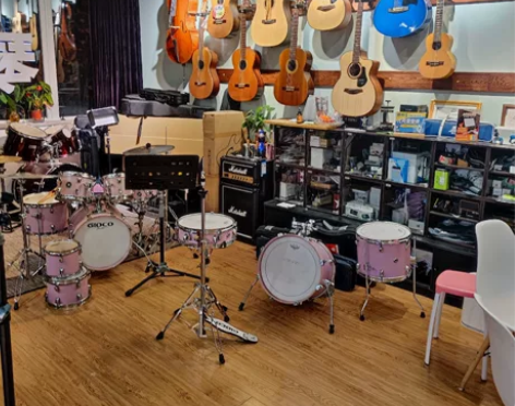 啊！！！出让原价一千多的全新单板民谣吉他初...