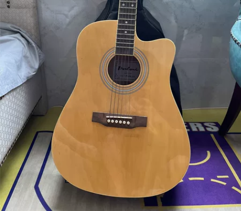 国产41寸民谣吉他，大学时候买的，毕业后一...