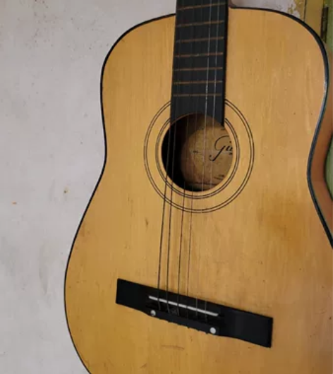 人民商场购的老品牌红棉吉他 感兴趣的话点“...