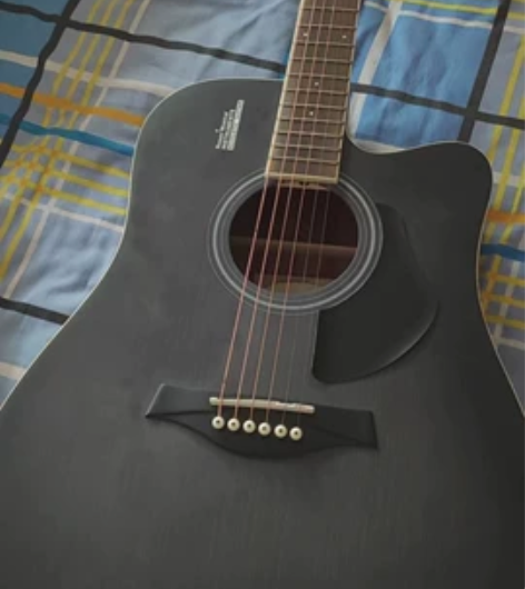 卢森41寸吉他 原价400多有吉他包 变调...