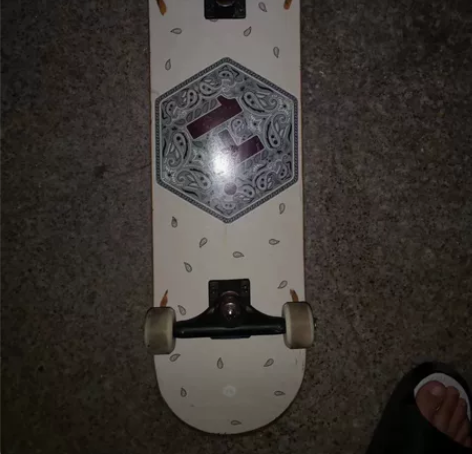 dbh滑板，用了一个月不到，不玩了，不是玩...