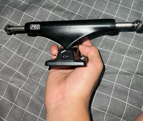 DBH滑板支架专业双翘街式动作四轮短板桥黑...