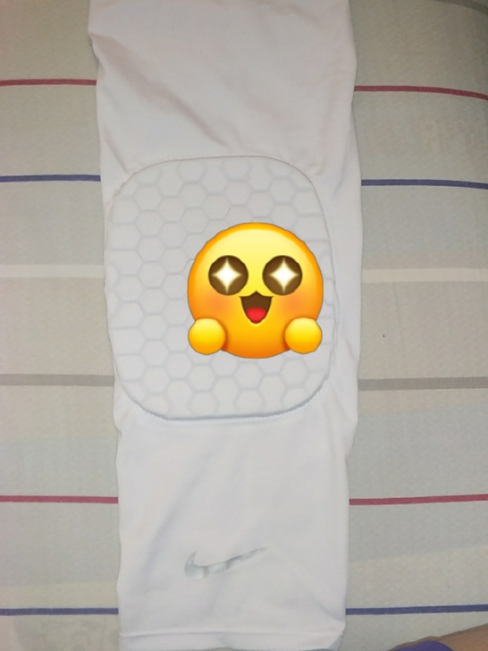 淘宝买的Nike护膝，买来穿了两次，长胖了...