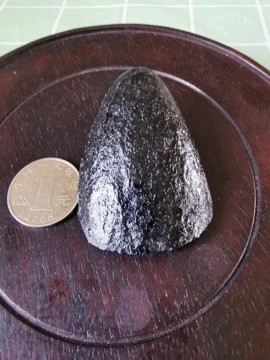 和田玉弋璧玉青花籽料。切料。大块弋璧玉沿裂...