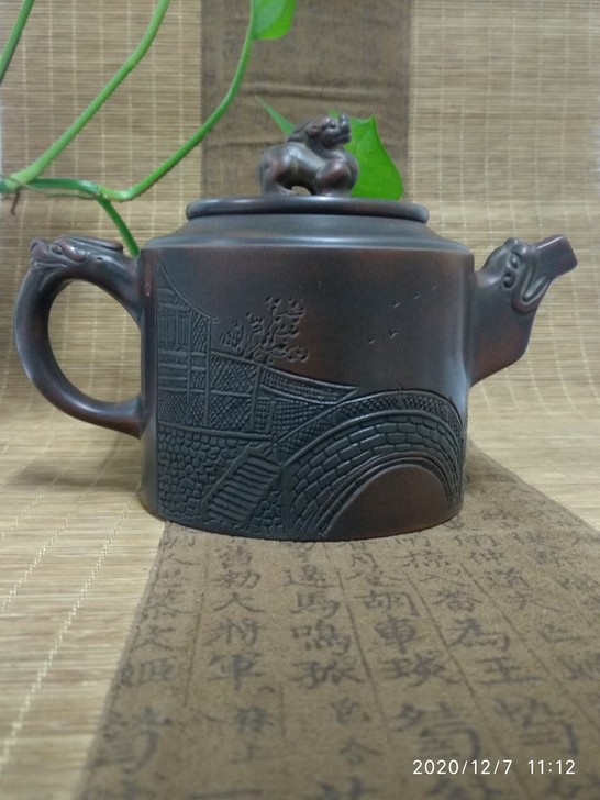 品牌:中国四大名陶之一，钦州坭兴陶。