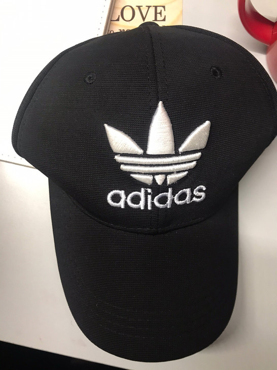 阿迪帽子，太阳帽。