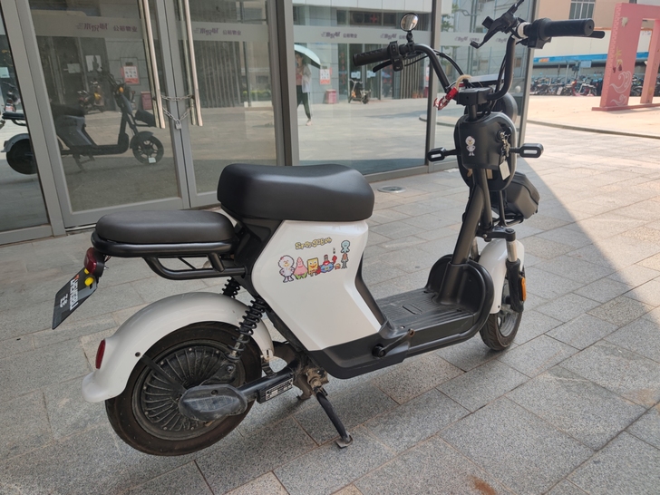 买1个月不到的新国标正步电动车，基本全新，...