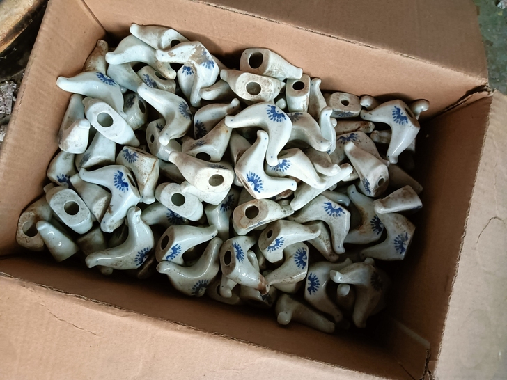 青花瓷笔架，毛笔架 筷子架，发色漂亮，釉水...