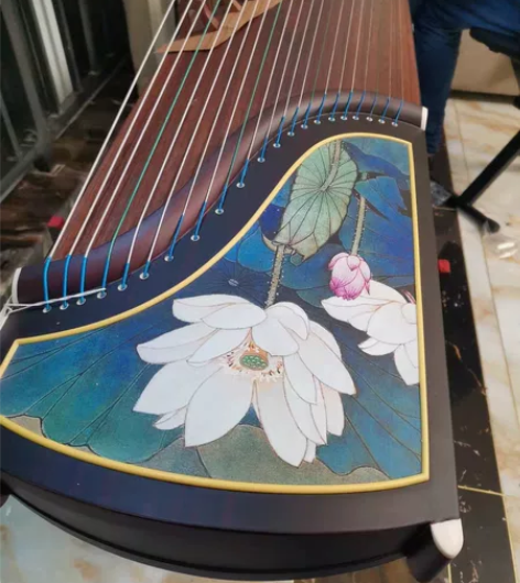 个人闲置敦煌定制手工古筝，原价五千多，无瑕...