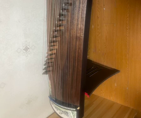 古筝一个，价格300元，自提 感兴趣的话点...