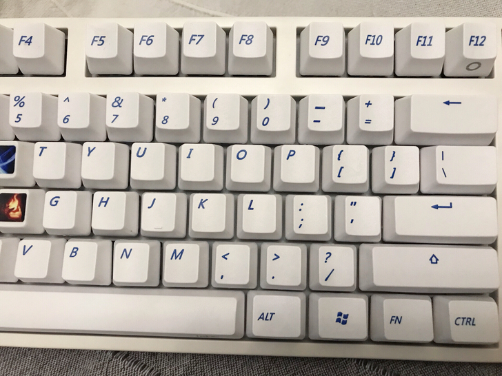 iKBC kbc F 104 G 白色红轴...