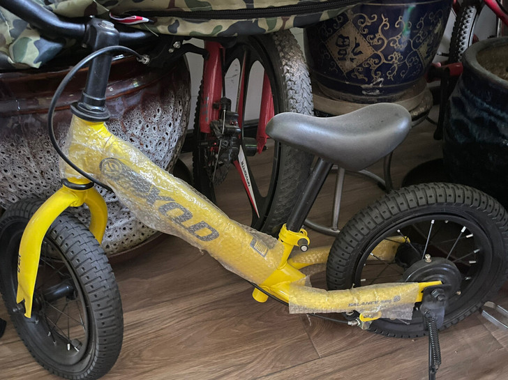 全新平衡车 购于应喜爱孕婴店 好质量的童车...