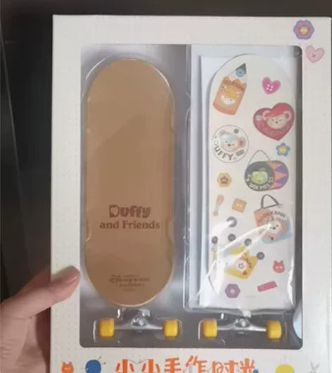 上海迪士尼～现货，秒发～手作滑板套装～正品...