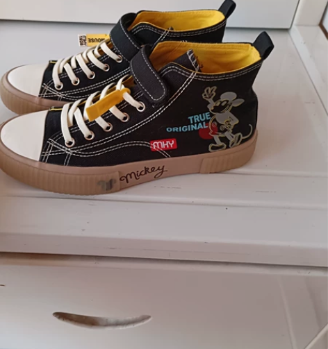 迪斯尼,37码,滑板鞋,全新 感兴趣的话点...