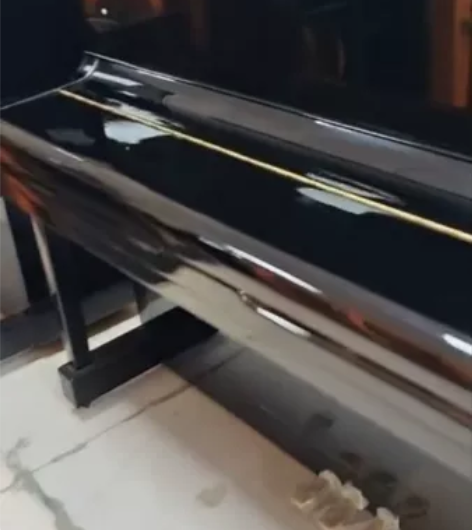 出售一台二手卡瓦依钢琴BS-3C。新旧程度...