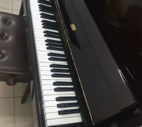 二手钢琴出售。15年了。前4年用过，后10...
