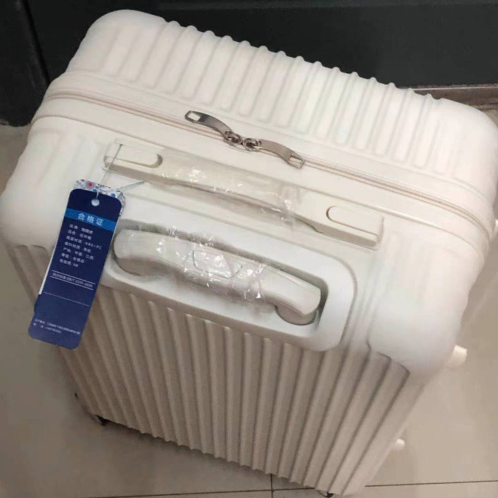 闲置出手，全新行李箱质量很好，20寸！点我...