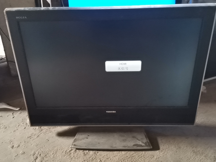 东芝三二寸，液晶电视，东西在佛山南庄