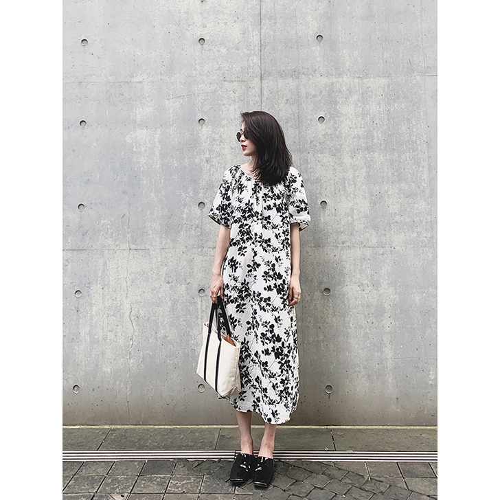 素色清新印花荷叶边短袖显瘦棉布连衣裙宽松款...
