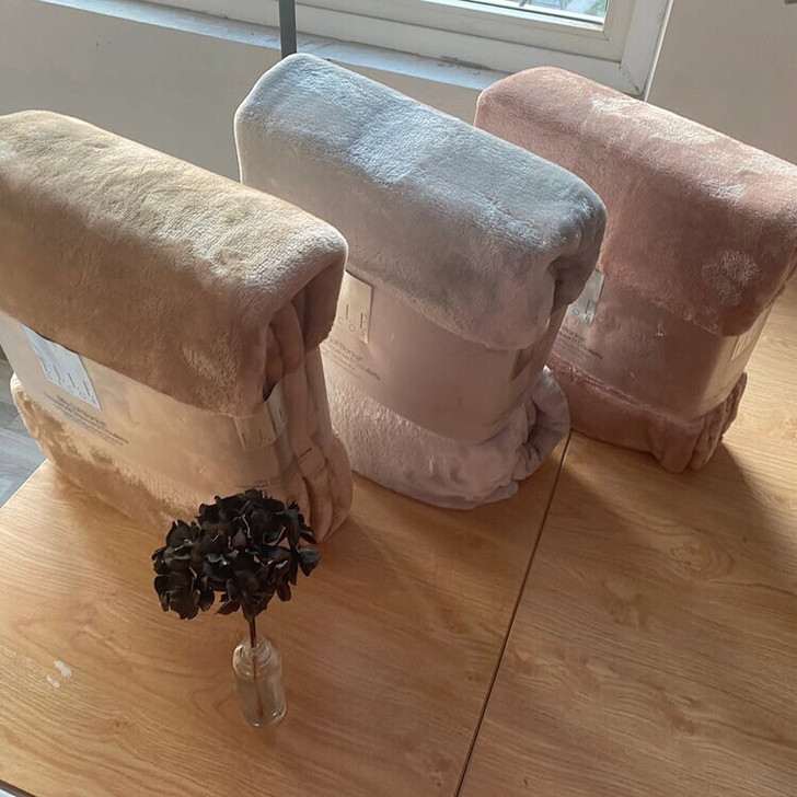 尺寸230*230，全部原包装，素色大气优...