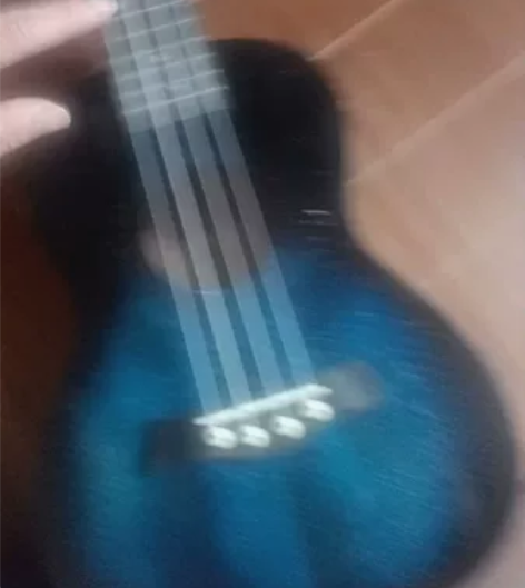 尤克里里全新 半价便宜出 感兴趣的话点“我...