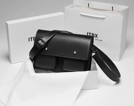 男士邮差包小众设计男包2021新款潮商务休...