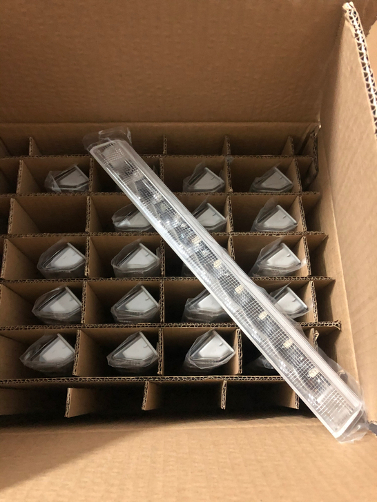 威兰达荣放高位刹车灯低价处理